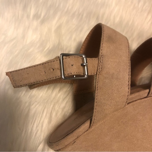 Madden Girl Blenda Wedge Sandals 7 - Picture 12 of 13